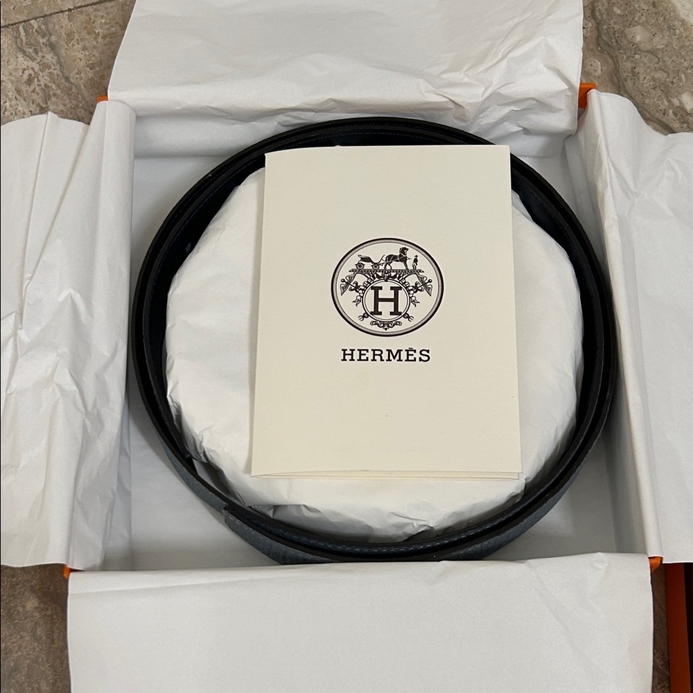 Authentic Hermes unisex belt blue gray/navy Leather Reversible Belt (no buckle) - Picture 8 of 10